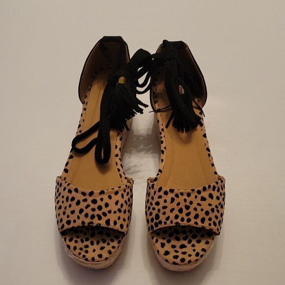 QUPID ANIMAL PRINT DESIGN PLASFORM WEDGE OPEN TOE SANDAL - Picture 6 of 14